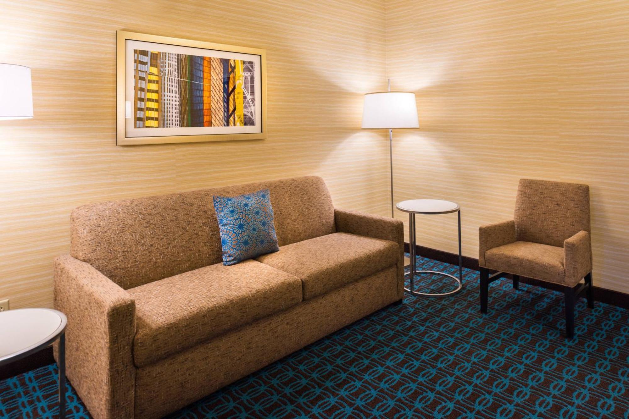 Hotel Fairfield & By Marriott