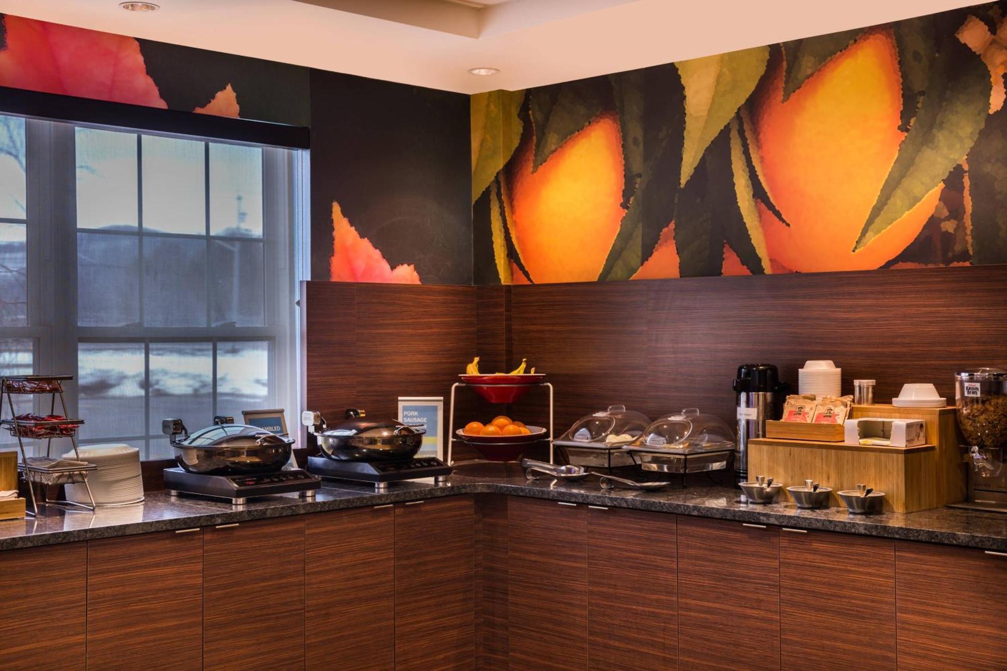 Hotel Fairfield & By Marriott 3*